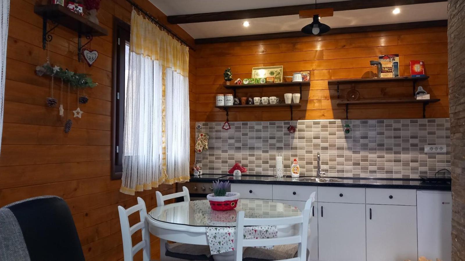 이바니차 Turizam Koturovic B&B 외부 사진